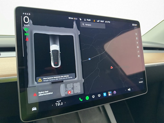 Tesla Model Y 18 of 30