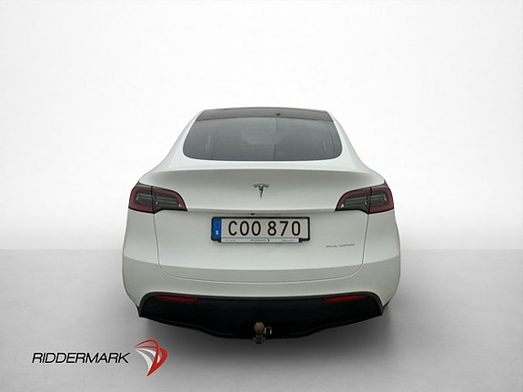 Tesla Model Y 8 of 30