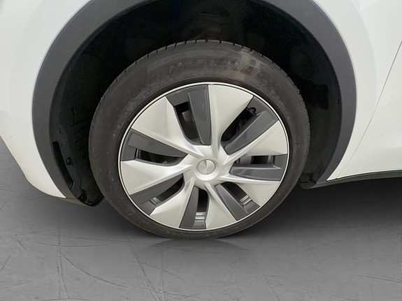 Tesla Model Y 30 of 30