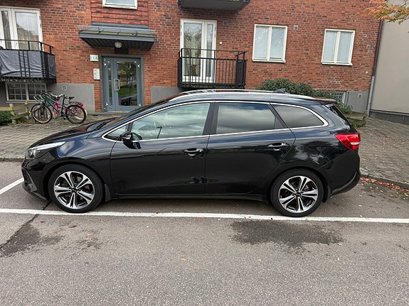 Kia Ceed 2 of 9