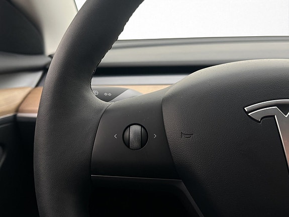 Tesla Model 3 16 of 30