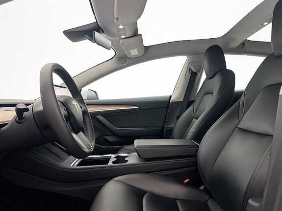 Tesla Model 3 13 of 30