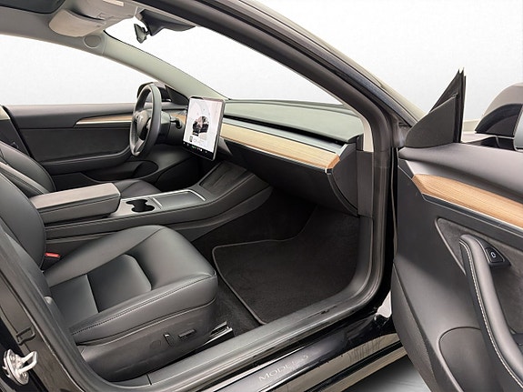 Tesla Model 3 23 of 30