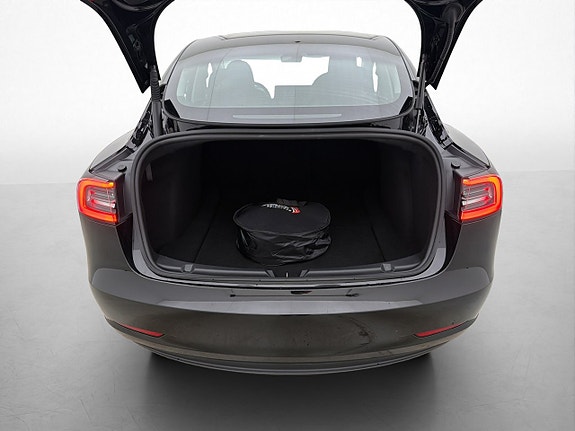 Tesla Model 3 26 of 30