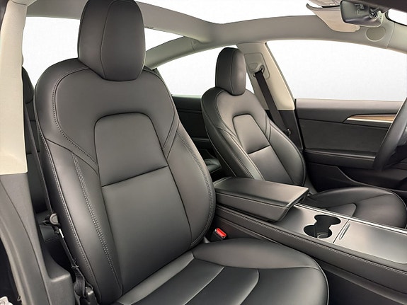 Tesla Model 3 24 of 30