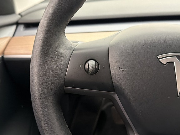 Tesla Model 3 12 of 30