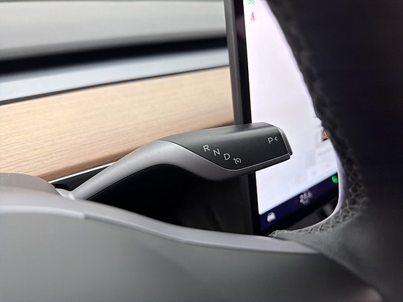 Tesla Model 3 29 of 30