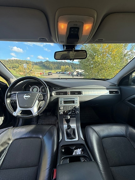 Volvo V70 5 of 7