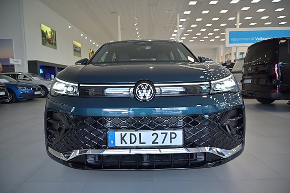Volkswagen Tiguan 3 of 27