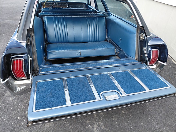 Pontiac Bonneville 14 of 16