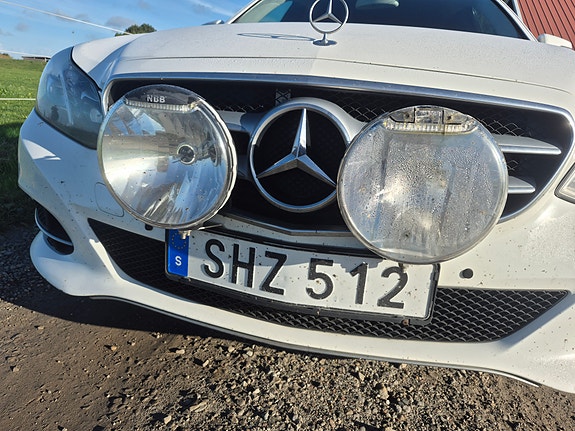 Mercedes-Benz E250 12 of 12