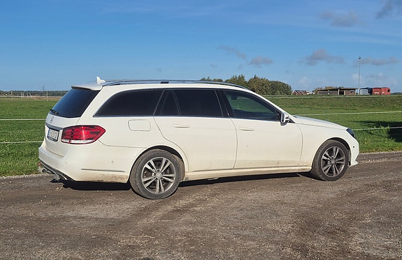 Mercedes-Benz E250 10 of 12