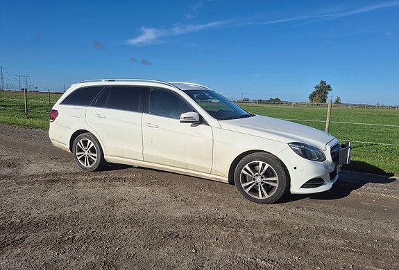 Mercedes-Benz E250 2 of 12