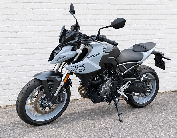Suzuki GSX-8S 3 of 9