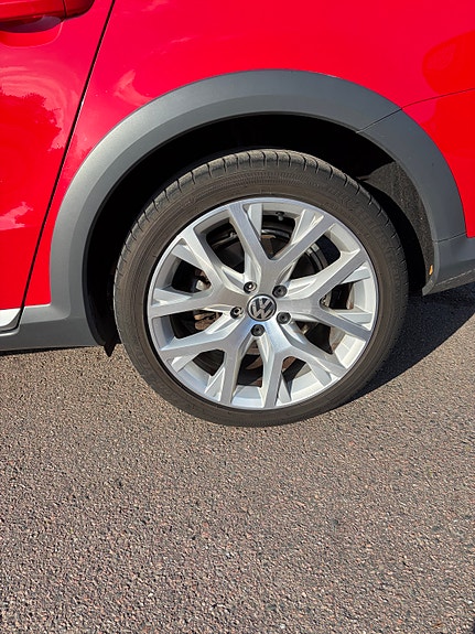 Volkswagen Passat Alltrack 5 of 11
