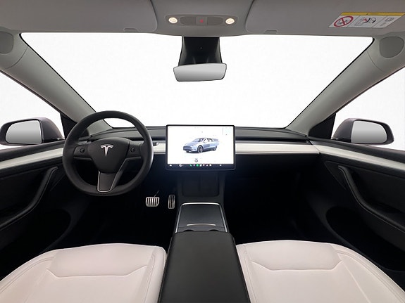 Tesla Model Y 13 of 30