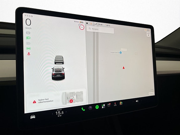 Tesla Model Y 18 of 30