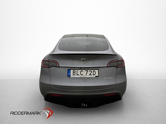 Tesla Model Y 8 of 30