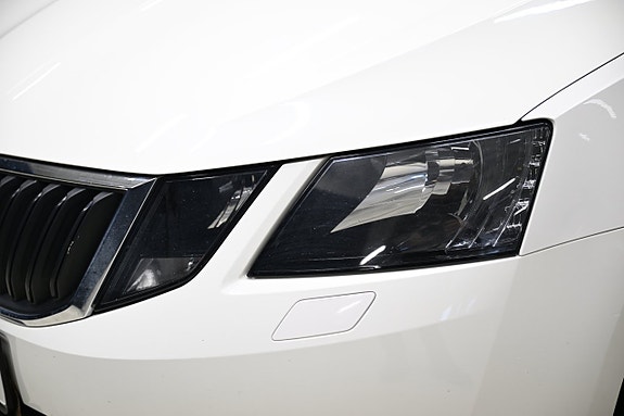 Skoda Octavia 2 of 23