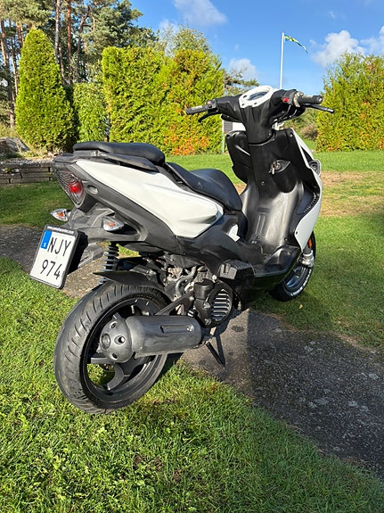 Yamaha Aerox 4t 4 of 7