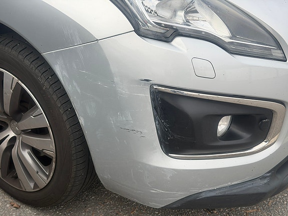 Peugeot 3008 2 of 5