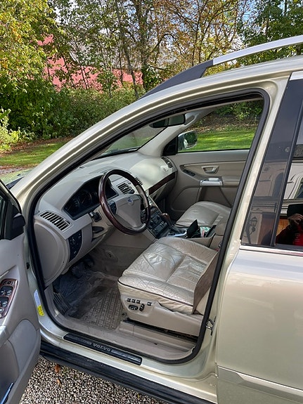 Volvo XC90 4 of 5