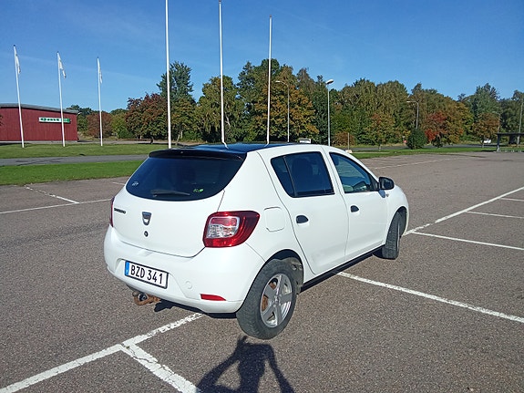 Dacia Sandero 8 of 8