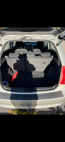 Toyota Auris 7 of 14