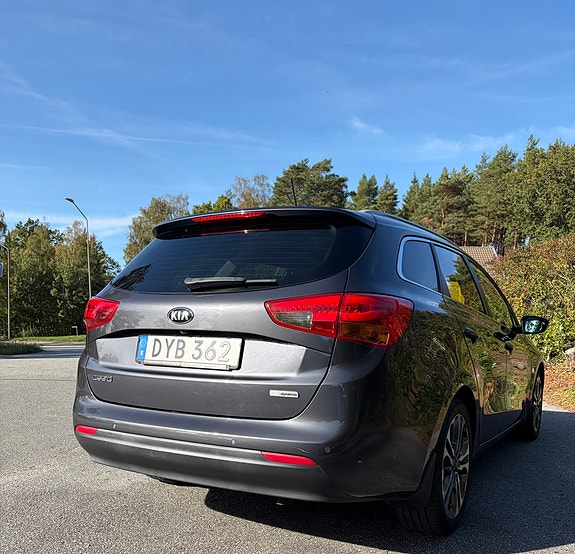 Kia Ceed 3 of 8
