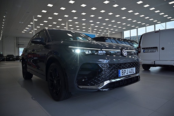 Volkswagen Tiguan 9 of 27
