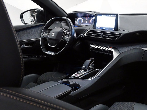 Peugeot 3008 4 of 5