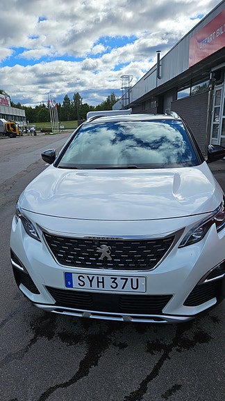 Peugeot 3008 2 of 5