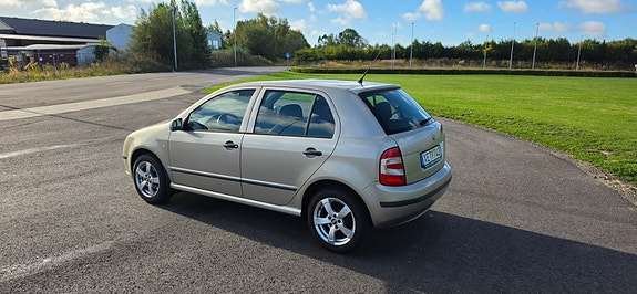 Skoda Fabia 2 of 6