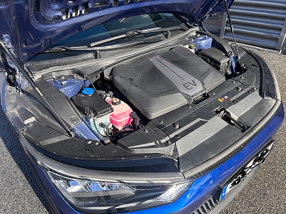 Kia EV6 3 of 6