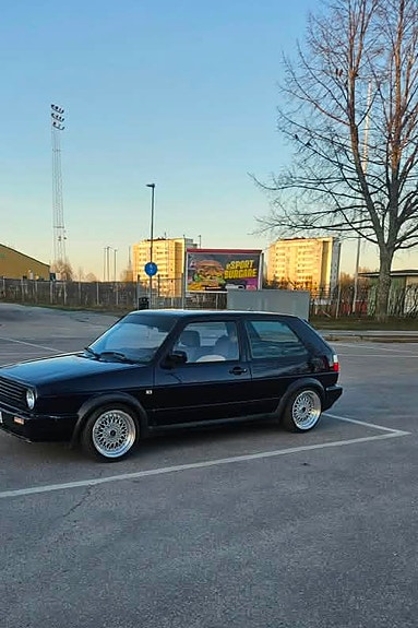 Volkswagen Golf II 2 of 6
