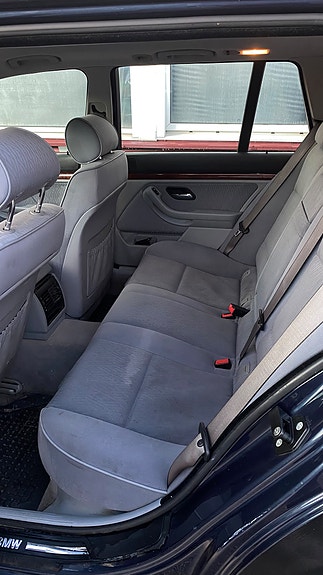BMW 525i 5 of 6