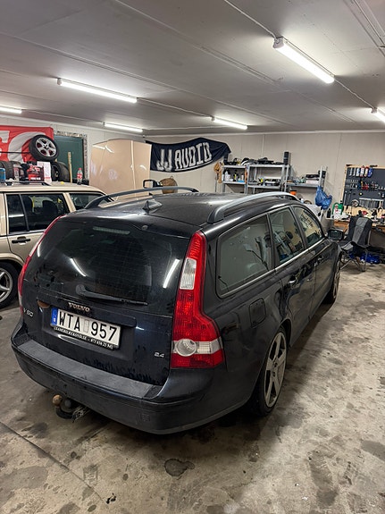 Volvo V50 3 of 6