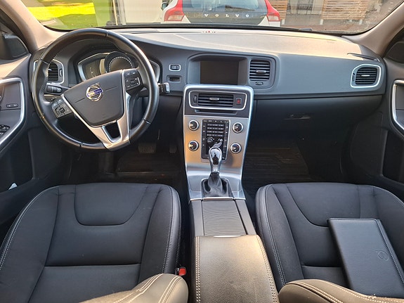Volvo V60 Cross Country 12 of 18