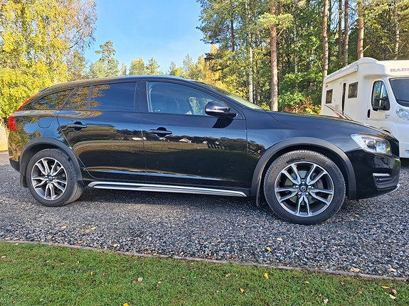 Volvo V60 Cross Country 6 of 18