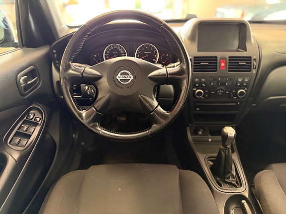Nissan Almera 7 of 11