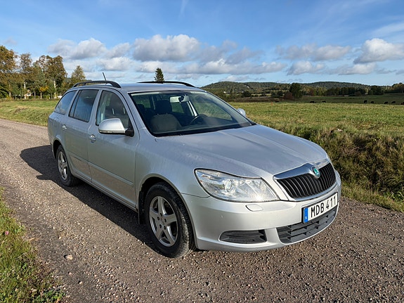 Skoda Octavia 2 of 7