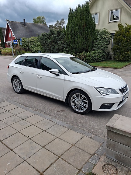 Seat Leon 2 of 4