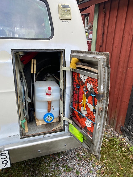 Dodge B300 10 of 12