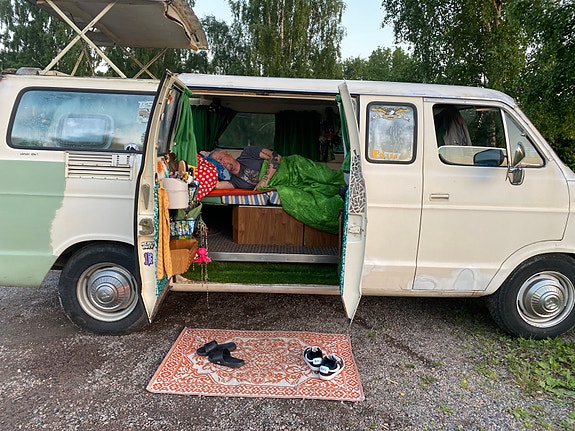 Dodge B300 4 of 12