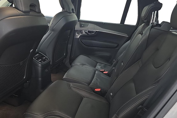 Volvo XC90 13 of 26