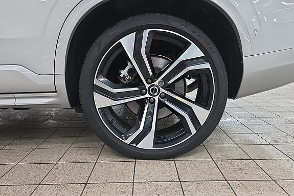 Volvo XC90 17 of 26