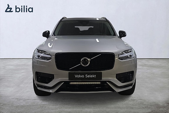 Volvo XC90 6 of 26