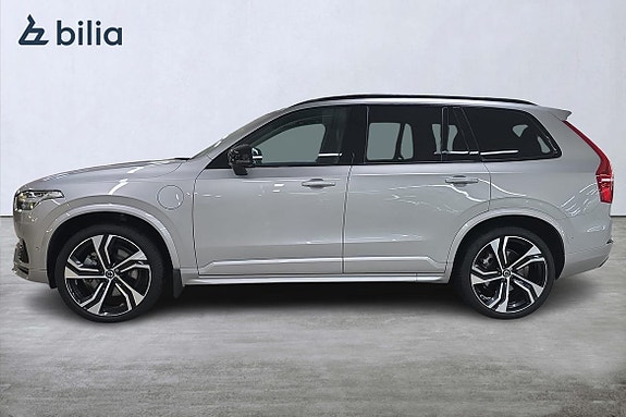 Volvo XC90 3 of 26
