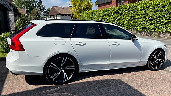 Volvo V90 2 of 14