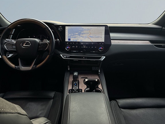 Lexus RX450h+ 8 of 27